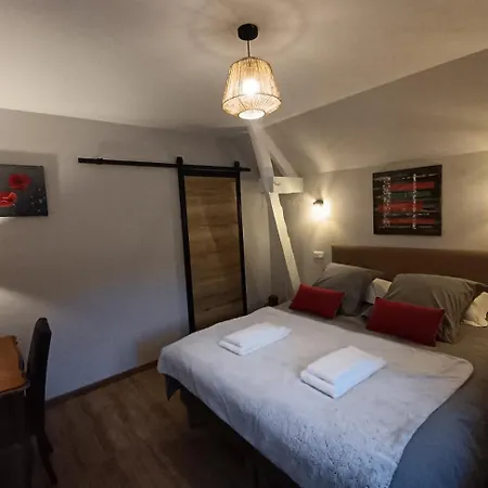 Bed & Breakfast D'hotes Belle-vue -vue Sur Chateau *