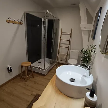 D'hotes Belle-vue -vue Sur Chateau B&B