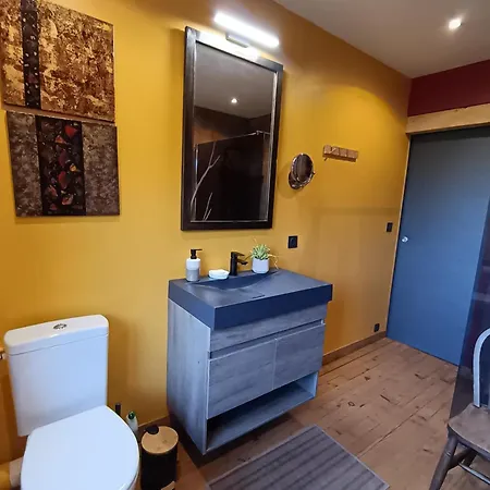 D'hotes Belle-vue -vue Sur Chateau 캬스텔노라샤펠